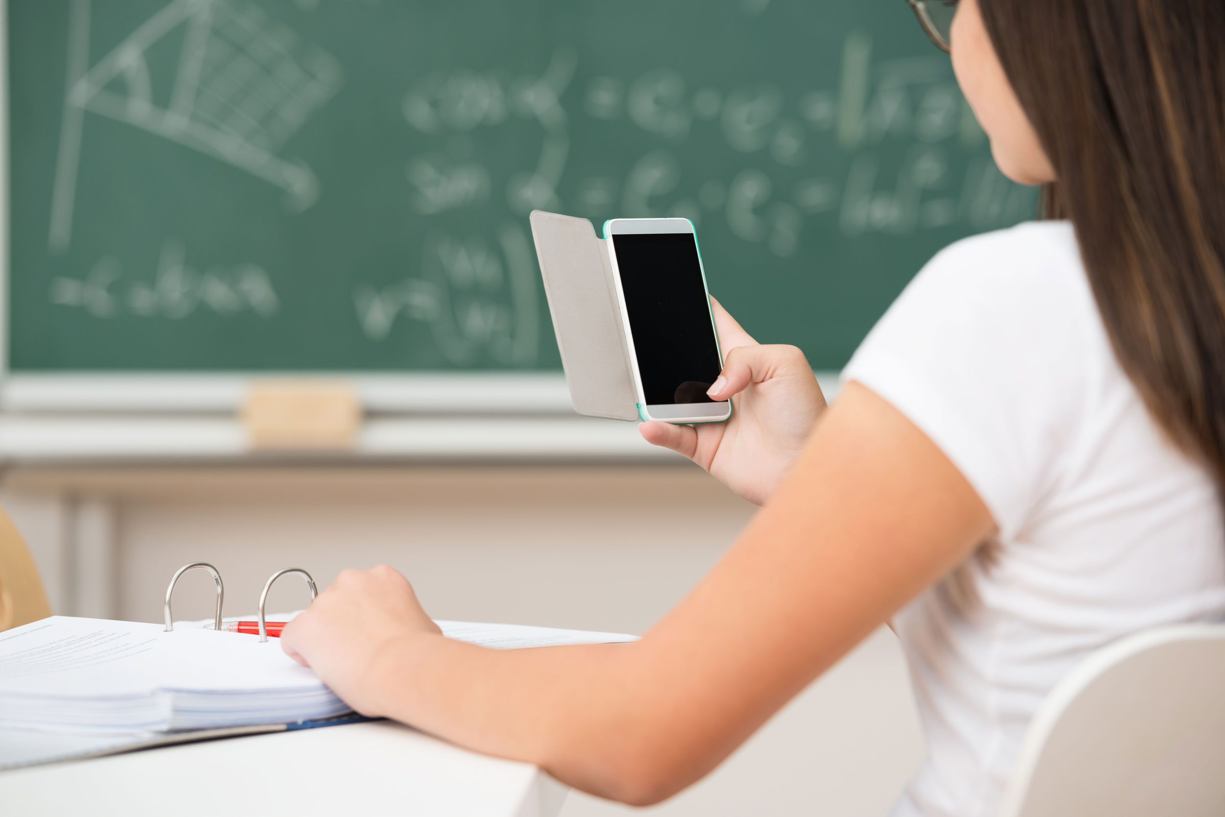 celular-em-sala-de-aula