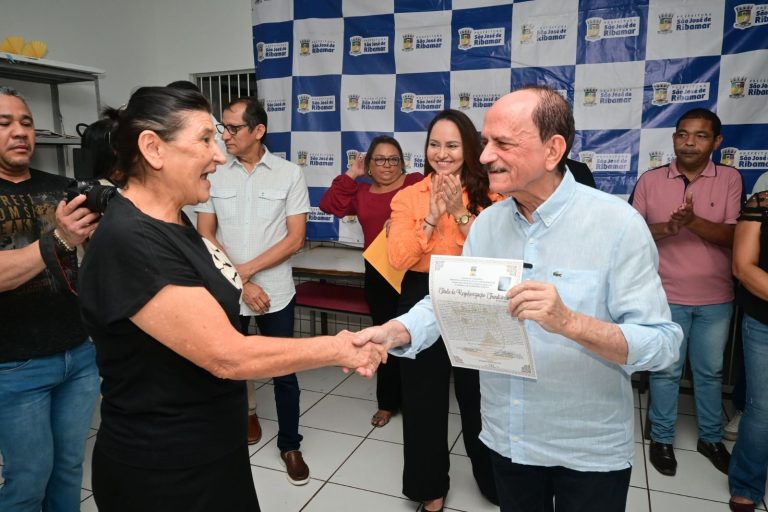 {EDAE6BAA-BDDE-A8B4-ECCB-AEA681AC5BC3}