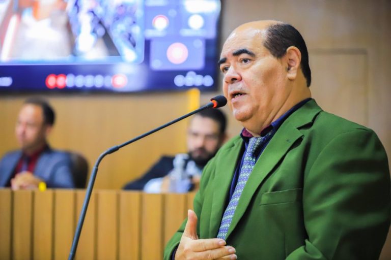 Em-seu-discurso-Astro-de-Ogum-solicitou-mais-detalhes-sobre-o-funcionamento-do-Conselho-Municipal-de-Saude-1024x682